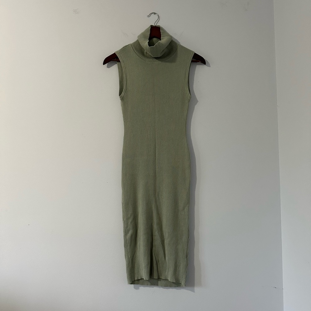 Lola Green Sleeveless Turtleneck Midi Dress